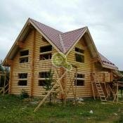 Дом из оцилиндрованного бревнапостроен в Гатчинском районе ЛО из бревна диаметром 260мм.